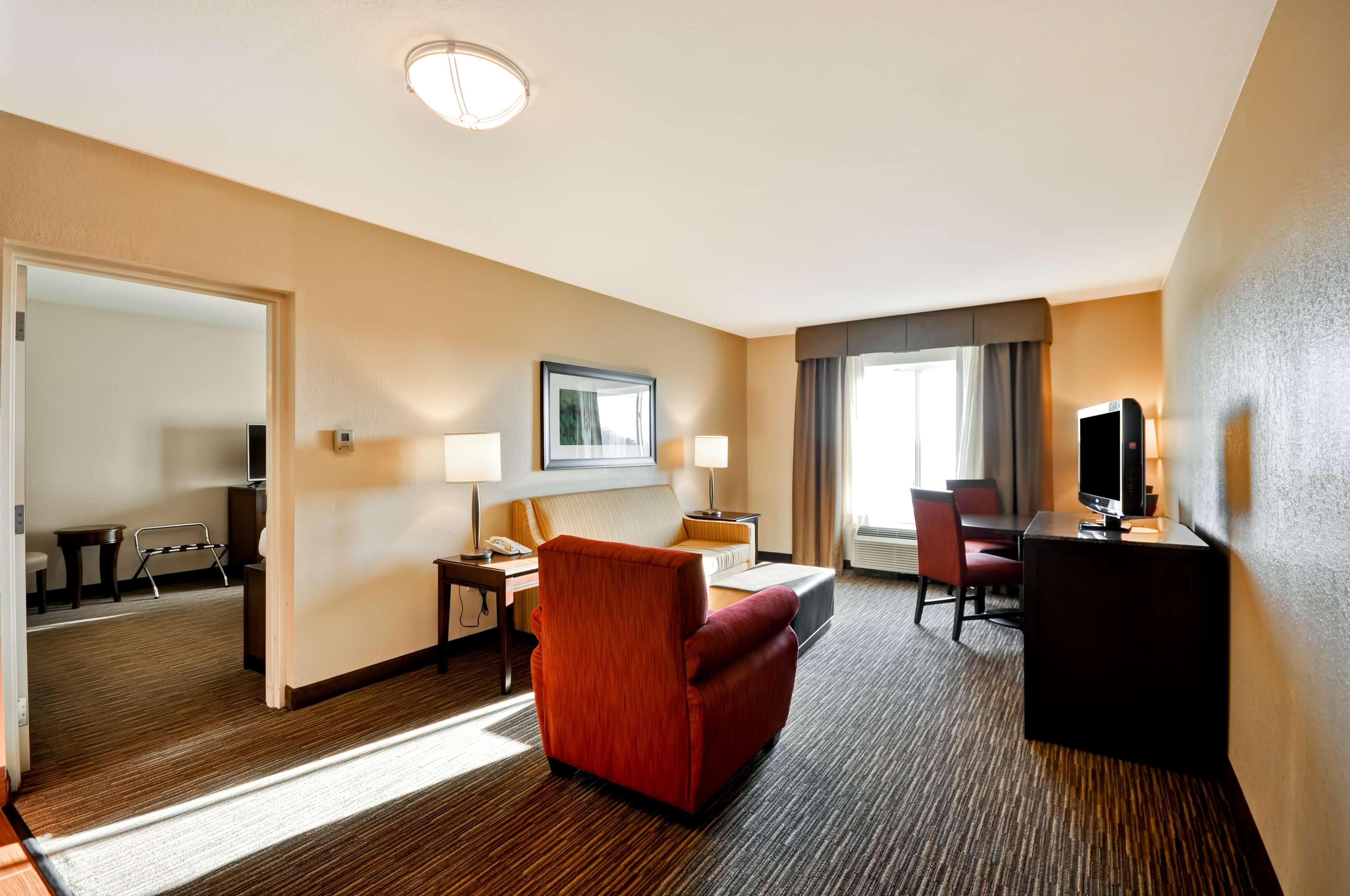 Hilton Garden Inn Tampa North Temple Terrace Eksteriør bilde