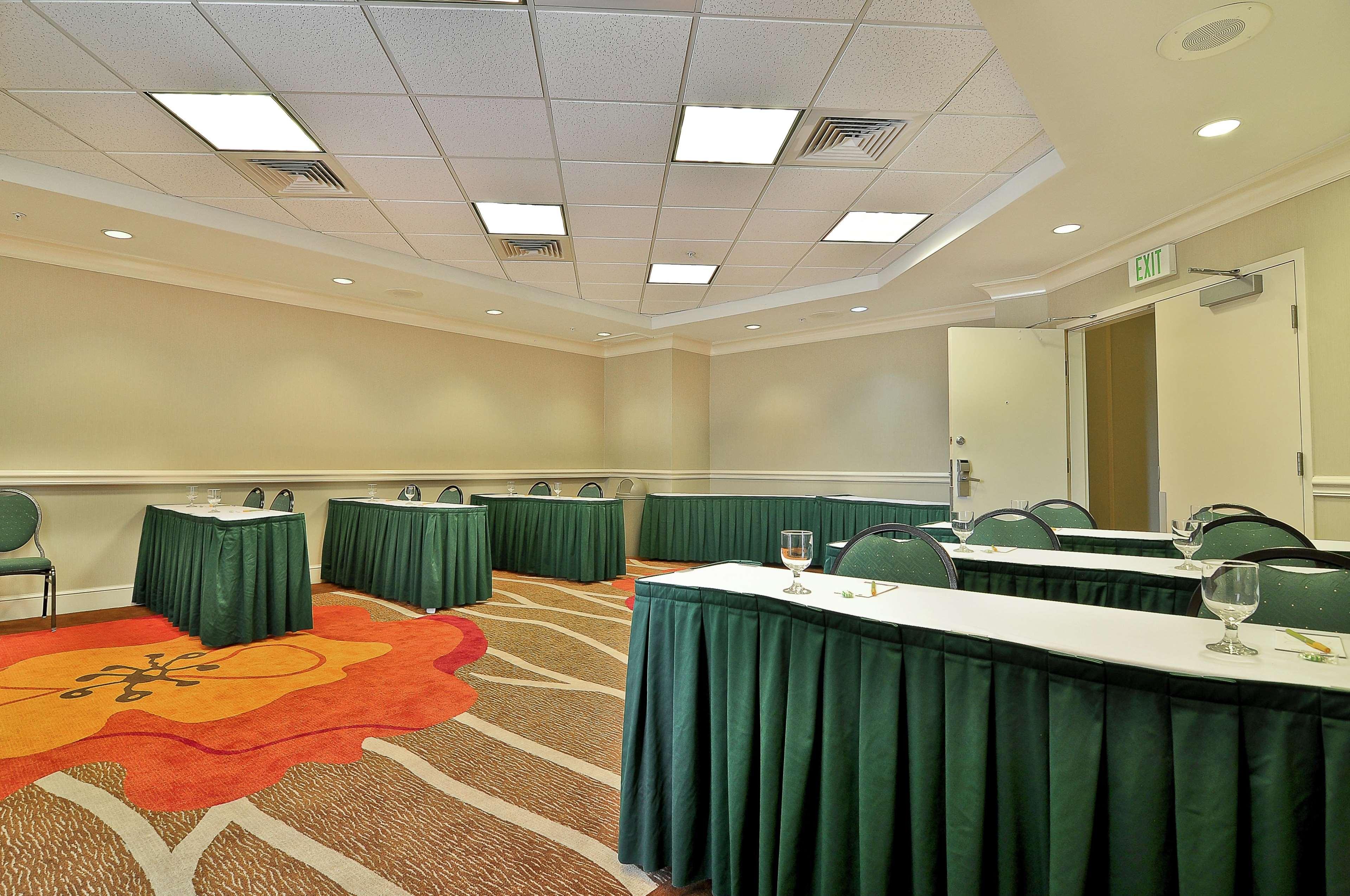Hilton Garden Inn Tampa North Temple Terrace Eksteriør bilde