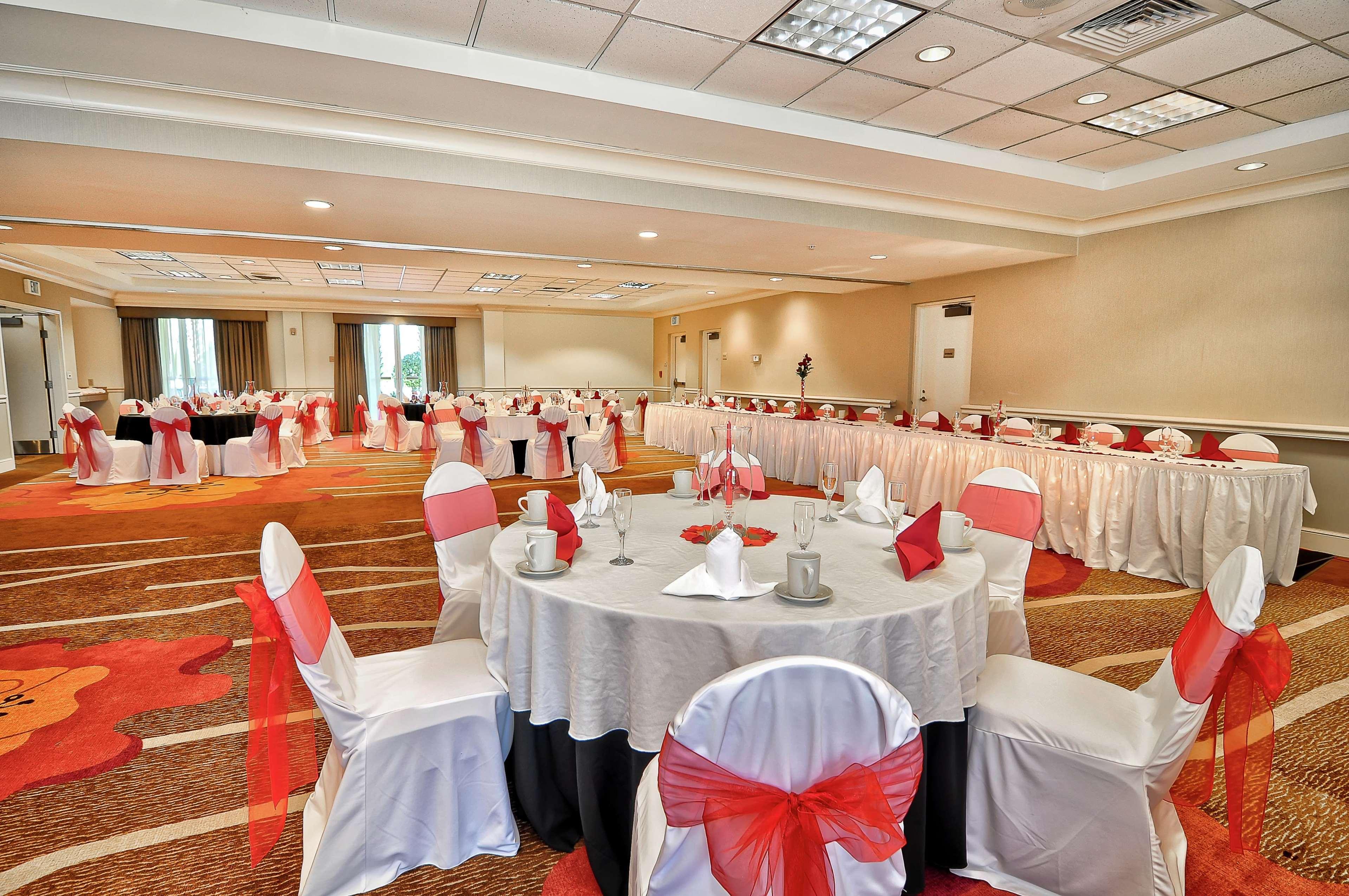 Hilton Garden Inn Tampa North Temple Terrace Eksteriør bilde